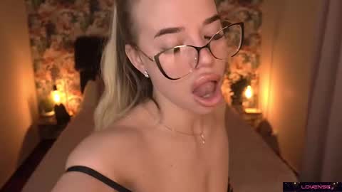 Snapshot of sexy_ira chatting on 02-15-25, 07:38 Ira online show from 02-15-25, 07:38