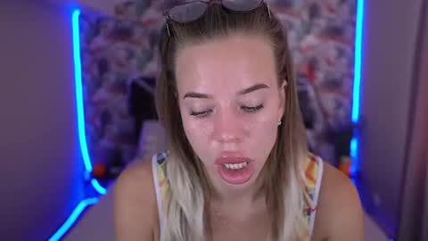 Snapshot of sexy_ira chatting on 10-24-25, 06:32 Ira online show from 10-24-25, 06:32