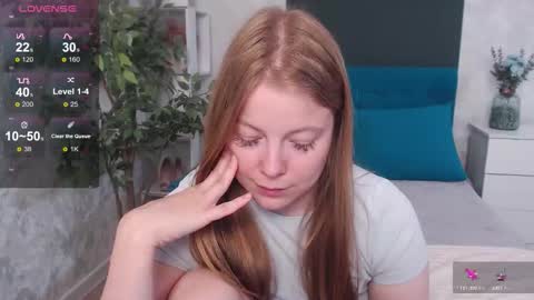 Snapshot of sexy_jenny18 chatting on 09-23-25, 04:37 Jennifer online show from 09-23-25, 04:37