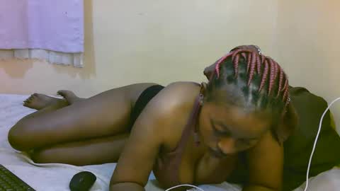 Snapshot of sexy_latasha chatting on 04-23-26, 12:29 sexy_latasha online show from 04-23-26, 12:29