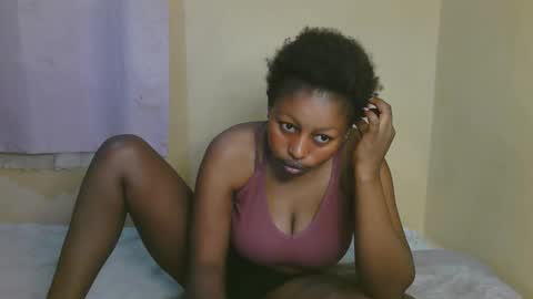 Snapshot of sexy_latasha chatting on 05-04-26, 05:47 sexy_latasha online show from 05-04-26, 05:47