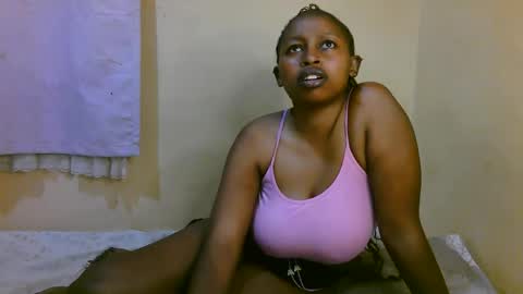 Snapshot of sexy_latasha chatting on 05-11-26, 04:04 sexy_latasha online show from 05-11-26, 04:04