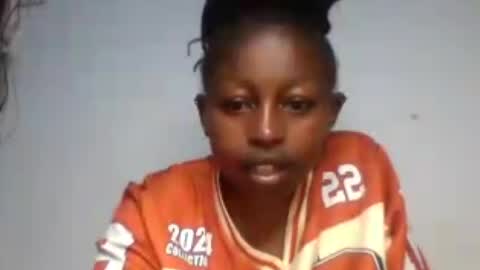 Snapshot of sexy_latasha chatting on 08-05-26, 06:33 sexy_latasha online show from 08-05-26, 06:33