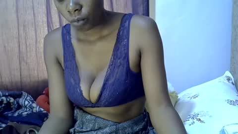 Snapshot of sexy_leila3 chatting on 06-17-26, 09:56 kayla online show from 06-17-26, 09:56
