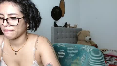 Snapshot of sexy_lia_latina chatting on 04-22-26, 01:52 Celeste online show from 04-22-26, 01:52