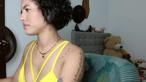 Snapshot of sexy_lia_latina chatting on 04-25-26, 02:58 Celeste online show from 04-25-26, 02:58