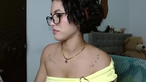 Snapshot of sexy_lia_latina chatting on 05-08-26, 01:00 Celeste online show from 05-08-26, 01:00