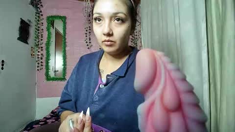 Snapshot of sexy_lolas chatting on 03-11-26, 02:17 sexy lolas online show from 03-11-26, 02:17