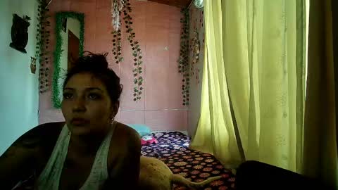 Snapshot of sexy_lolas chatting on 04-05-26, 07:22 sexy lolas online show from 04-05-26, 07:22