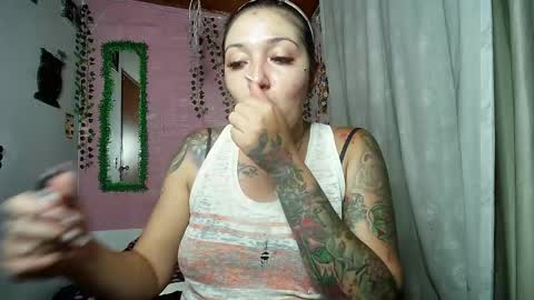 Snapshot of sexy_lolas chatting on 04-08-26, 04:56 sexy lolas online show from 04-08-26, 04:56