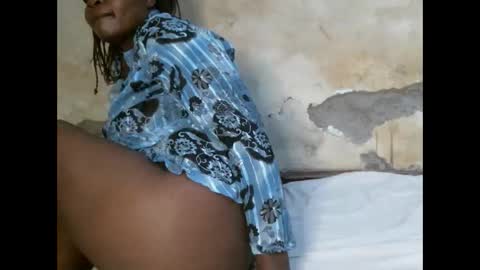 Snapshot of sexy_lunah chatting on 12-15-25, 06:56 sexy_lunah online show from 12-15-25, 06:56