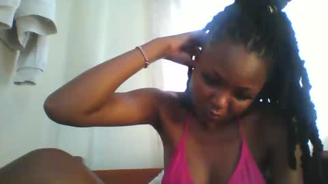 Snapshot of sexy_mariannah chatting on 06-02-26, 01:02 sexy_mariannah online show from 06-02-26, 01:02