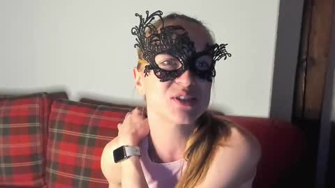 Snapshot of sexy_marlen chatting on 02-23-25, 09:48 Marlen online show from 02-23-25, 09:48