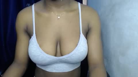 Snapshot of sexy_musclegirl chatting on 10-20-25, 07:20 ALINA online show from 10-20-25, 07:20