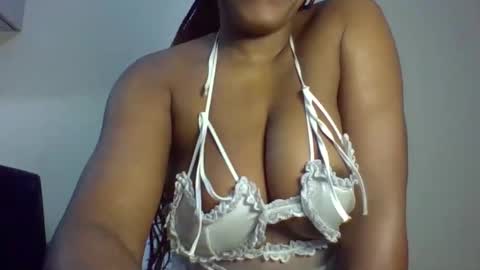 Snapshot of sexy_natallie chatting on 10-01-25, 08:09 natallie online show from 10-01-25, 08:09