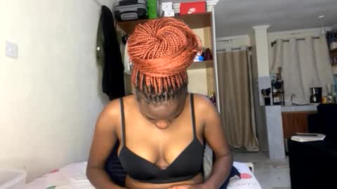 Snapshot of sexy_nyla chatting on 06-10-26, 07:13 Nyla online show from 06-10-26, 07:13