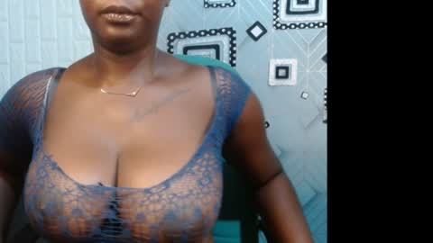 Snapshot of sexy_pearl12 chatting on 12-14-24, 08:02 zoe online show from 12-14-24, 08:02
