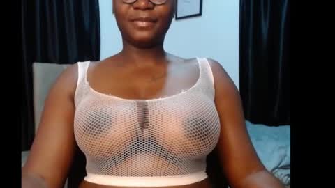 Snapshot of sexy_pearl12 chatting on 06-14-26, 07:21 zoe online show from 06-14-26, 07:21