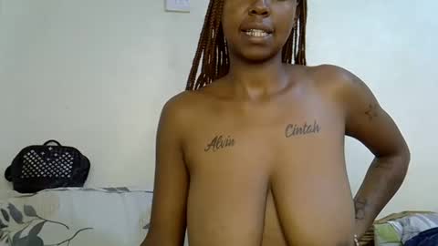 Snapshot of sexy_quinter chatting on 05-13-26, 06:38 Quinter online show from 05-13-26, 06:38
