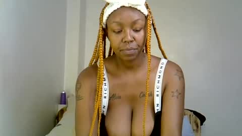 Snapshot of sexy_quinter chatting on 06-27-26, 01:50 Quinter online show from 06-27-26, 01:50
