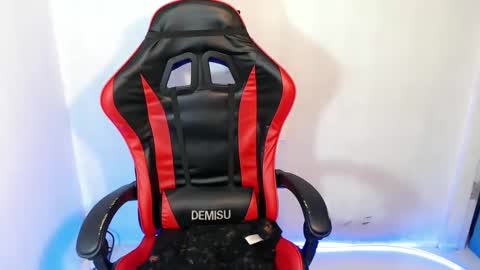 Snapshot of sexy_rc18 chatting on 11-27-25, 01:40 RC online show from 11-27-25, 01:40