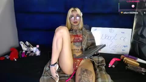Snapshot of sexy_redgirl chatting on 08-02-26, 03:49 karoline online show from 08-02-26, 03:49