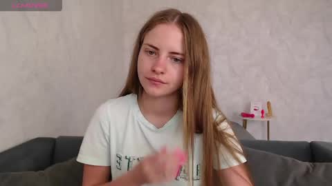Snapshot of sexy_sansa chatting on 06-03-26, 07:55 Alina online show from 06-03-26, 07:55