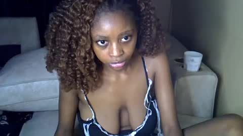 Snapshot of sexy_short chatting on 06-23-26, 07:23 Janet online show from 06-23-26, 07:23