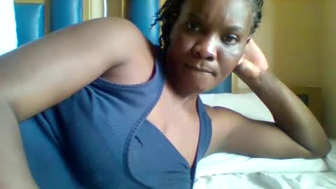 Snapshot of sexy_vivy1 chatting on 10-31-25, 08:04 sexy_vivy1 online show from 10-31-25, 08:04