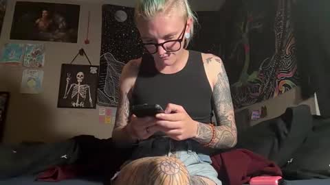 Ollie online show from 05-12-26, 03:53