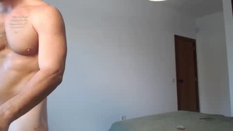 Snapshot of sexyandmarried chatting on 10-16-25, 10:27 sexyandmarried online show from 10-16-25, 10:27