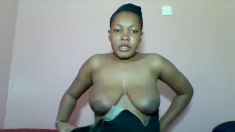 Snapshot of sexyapple2002 chatting on 10-04-25, 06:55 sexyapple2002 online show from 10-04-25, 06:55