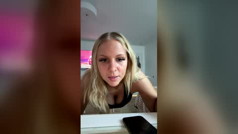 sexyasskay1 online show from 01-18-26, 11:52