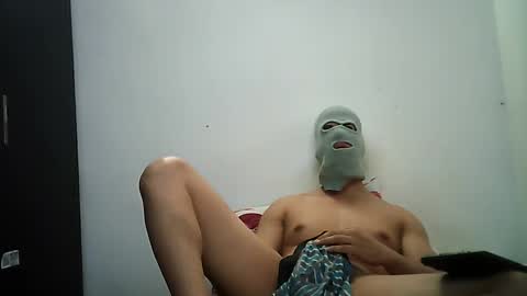 Snapshot of sexyatrevidoo chatting on 12-19-24, 12:34 SesyMen online show from 12-19-24, 12:34