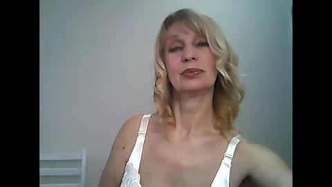 Snapshot of sexybabyforyou chatting on 04-09-26, 04:12 sexybabyforyou online show from 04-09-26, 04:12