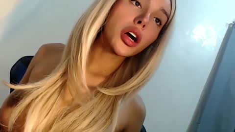 Seraphina Blaze online show from 02-22-25, 10:18