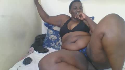 Snapshot of sexyblackberry7 chatting on 04-25-26, 02:14 MAUREEN online show from 04-25-26, 02:14
