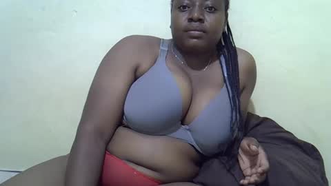 Snapshot of sexyboobies25 chatting on 03-10-25, 12:18 sexyboobies25 online show from 03-10-25, 12:18