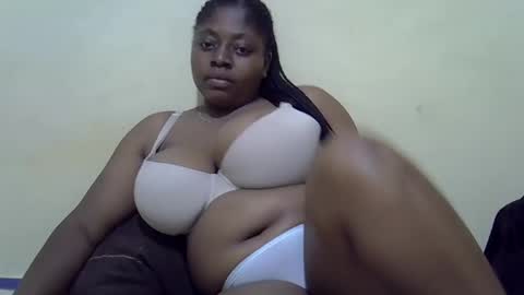 Snapshot of sexyboobies25 chatting on 03-10-25, 09:07 sexyboobies25 online show from 03-10-25, 09:07