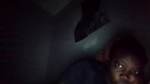 Snapshot of sexybrown14 chatting on 11-27-25, 02:19 Essy online show from 11-27-25, 02:19