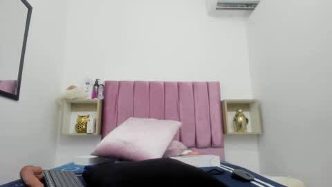 Snapshot of sexybrown_2005 chatting on 12-23-24, 05:49 sexybrown_2005 online show from 12-23-24, 05:49