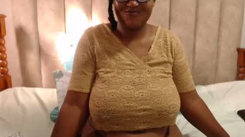 Snapshot of sexybustyxx chatting on 02-18-26, 06:20 sexybustyxx online show from 02-18-26, 06:20