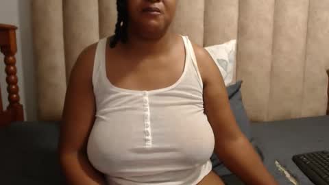 Snapshot of sexybustyxx chatting on 03-31-26, 06:58 sexybustyxx online show from 03-31-26, 06:58