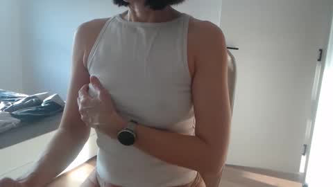 Snapshot of sexycat34 chatting on 12-18-25, 07:47 AnnafromVenus online show from 12-18-25, 07:47