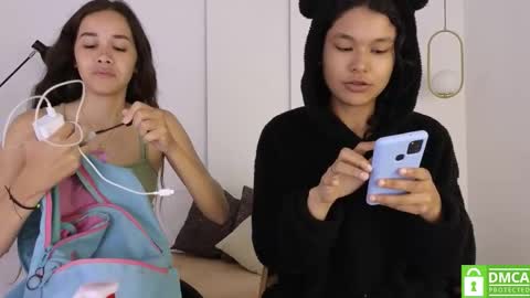 chanell and yina online show from 10-30-25, 01:23