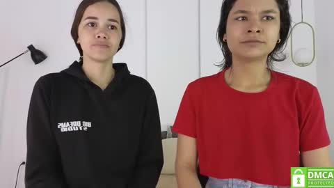 chanell and yina online show from 11-09-25, 01:20