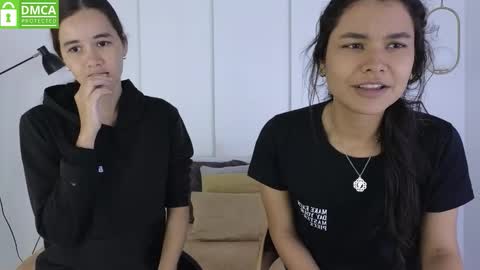 chanell and yina online show from 02-12-26, 01:39
