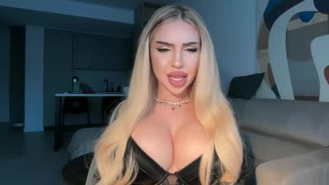 Snapshot of sexyclaireanais chatting on 05-06-26, 05:18 sexyanais online show from 05-06-26, 05:18