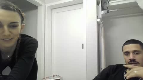 Snapshot of sexycouple831612 chatting on 12-26-24, 11:54 sexycouple831612 online show from 12-26-24, 11:54