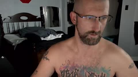 Snapshot of sexydaddy115851 chatting on 01-12-26, 07:35 Jasyn online show from 01-12-26, 07:35